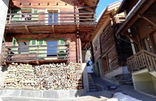 Sarreyer Ski Chalet | Holiday house Sarreyer for 4 - 6 persons with 3 bedrooms - Holiday house