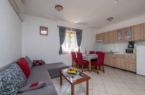 Valdebek House | Holiday house Sunce with pool