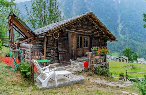 Bregaglia House | Holiday house Vicosoprano for 1 - 5 persons with 2 bedrooms - Hut