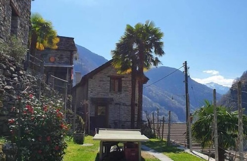 Vogorno House | Holiday house Vogorno for 2 - 4 persons with 2 bedrooms - Holiday house