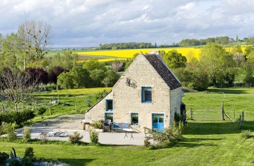 Saint-Wambert-des-Trois-Vallees House | Holiday house with a terrace