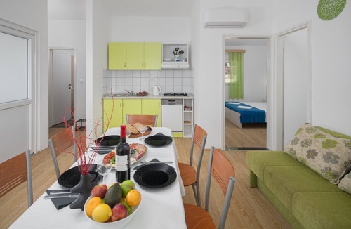 Tinjan House | Holiday house with private pool No.7 in holiday park Jelovci