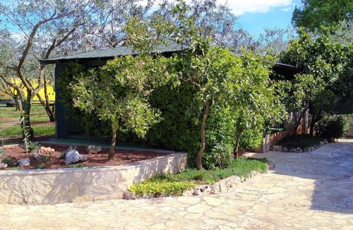 Sisan House | Holiday house with private garden and parking