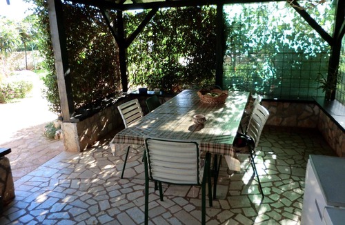 Sisan House | Holiday house with private garden and parking