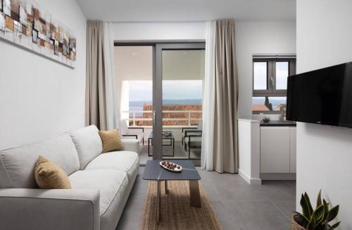 Bol Apartment | Holiday in Bol * yellow