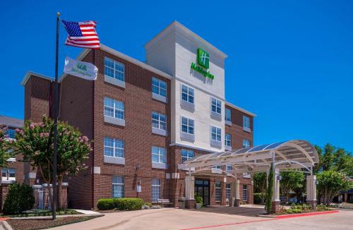 Addison Hotel | Holiday Inn and Suites Addison by IHG