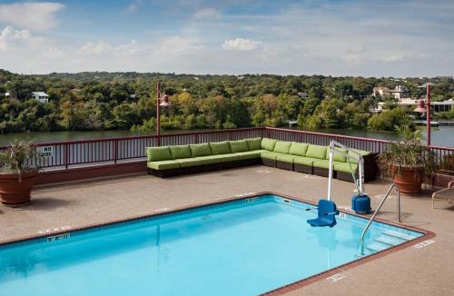 Rainey Street Historic District Hotel | Holiday Inn Austin -Town Lake by IHG