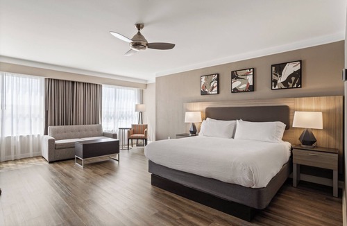 Highlands - Perkins Hotel | Holiday Inn Baton Rouge College Drive I-10 by IHG