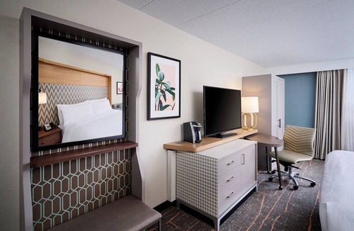 Burlington Hotel | Holiday Inn Burlington Conference Centre by IHG