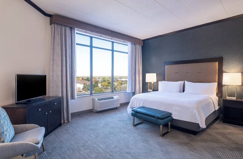 Elgin Hotel | Holiday Inn Chicago Northwest-Elgin by IHG