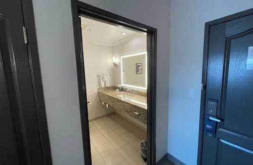 Elgin Hotel | Holiday Inn Chicago Northwest-Elgin by IHG