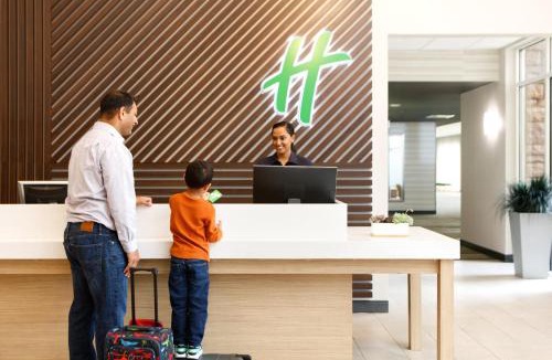 O'Hare Hotel | Holiday Inn Chicago O'Hare - Rosemont by IHG