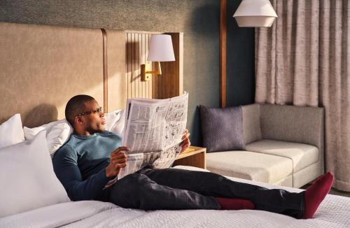 O'Hare Hotel | Holiday Inn Chicago O'Hare - Rosemont by IHG