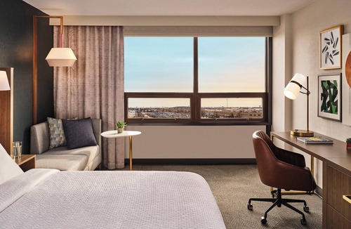 North Olmsted Hotel | Holiday Inn Cleveland Airport West by IHG