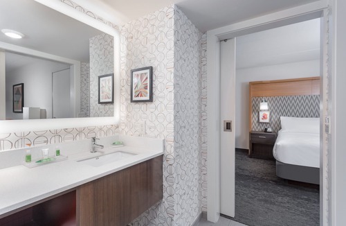 Columbus Hotel | Holiday Inn Columbus by IHG