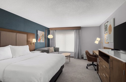 Lincoln Hotel | Holiday Inn Coralville Iowa City by IHG