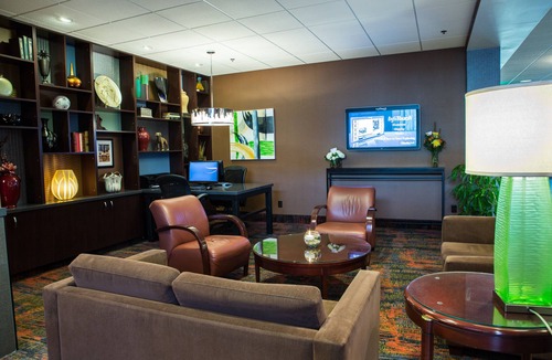 Downtown Des Moines Hotel | Holiday Inn Downtown - Mercy Area by IHG