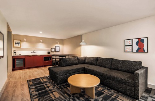 Heart of Missoula Hotel | Holiday Inn Downtown - Missoula by IHG