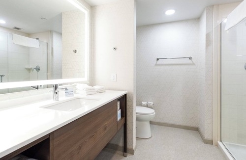 Township of Woolwich Hotel | Holiday Inn Express Hotel & Suites Waterloo - St Jacobs by IHG
