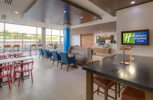 Tulsa Hotel | Holiday Inn Express & Suites Tulsa Midtown, an IHG Hotel
