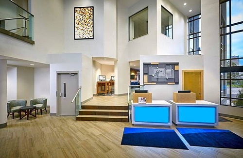 Windsor Hotel | Holiday Inn Express Windsor Waterfront, an IHG Hotel