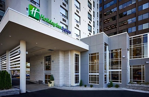 Windsor Hotel | Holiday Inn Express Windsor Waterfront, an IHG Hotel