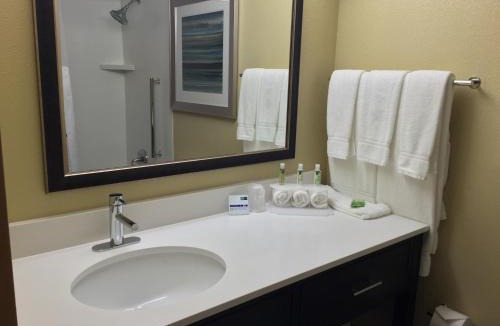 Arlington Heights Hotel | Holiday Inn Express Chicago NW - Arlington Heights by IHG