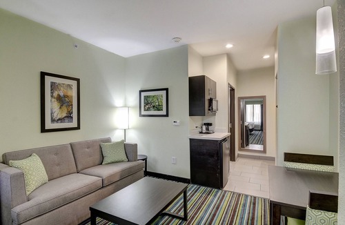 Carrizo Springs Hotel | Holiday Inn Express & Suites Carrizo Springs by IHG