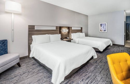 Colorado Springs Hotel | Holiday Inn Express & Suites Colorado Springs First & Main by IHG