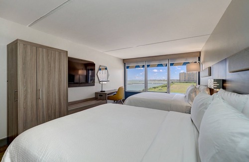 Del Mar Hotel | Holiday Inn Express Corpus Christi – Beachfront by IHG