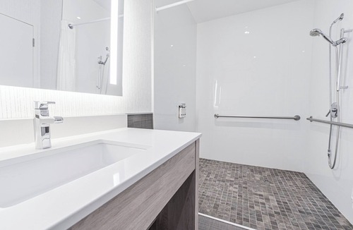 Saint Hyacinthe Hotel | Holiday Inn Express Hotel Saint - Hyacinthe by IHG