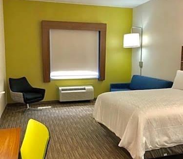 Longview Hotel | Holiday Inn Express & Suites Longview South I-20, an IHG Hotel