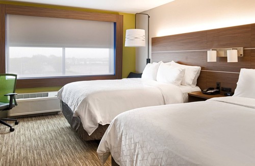 Sturtevant Hotel | Holiday Inn Express & Suites Racine by IHG
