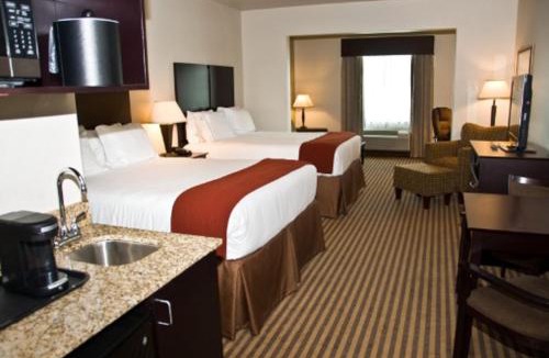 Heber Springs Hotel | Holiday Inn Express and Suites Heber Springs by IHG