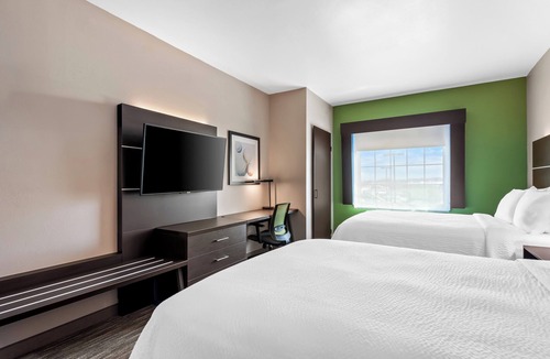 Ada Hotel | Holiday Inn Express Ada by IHG