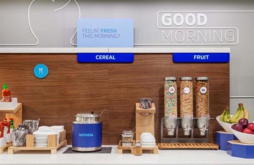 Alliance Hotel | Holiday Inn Express - Alliance by IHG