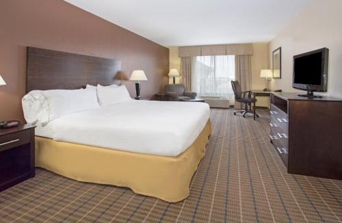 Pauls Valley Hotel | Holiday Inn Express and Suites Hotel - Pauls Valley by IHG
