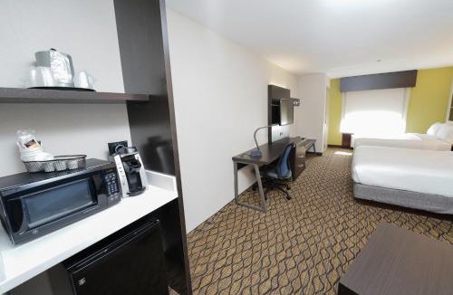 Springfield Hotel | Holiday Inn Express and Suites Springfield Medical District by IHG