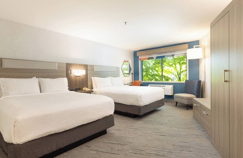 Meridian Hotel | Holiday Inn Express Bellingham by IHG