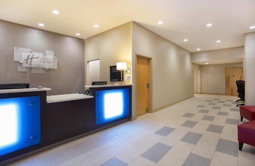 Berea Hotel | Holiday Inn Express Berea by IHG