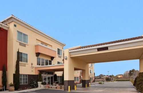 Northwest Berkeley Hotel | Holiday Inn Express Berkeley, an Ihg Hotel