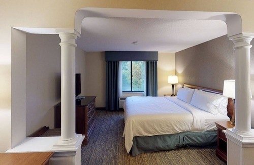 Biddeford Hotel | Holiday Inn Express Biddeford by IHG