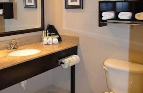 Biddeford Hotel | Holiday Inn Express Biddeford by IHG