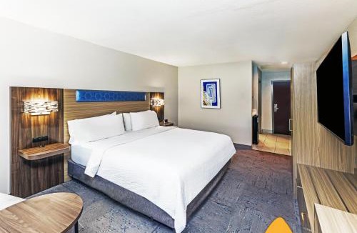 Breaux Bridge Hotel | Holiday Inn Express Breaux Bridge by IHG