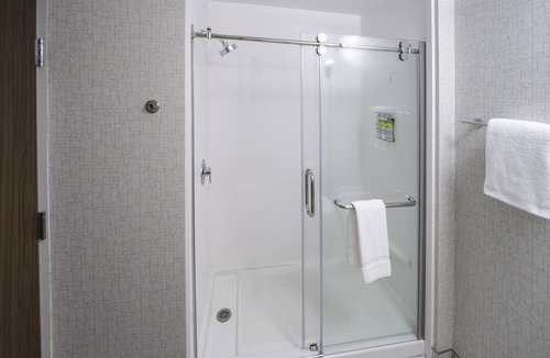 Brevard Hotel | Holiday Inn Express Brevard City Center by IHG