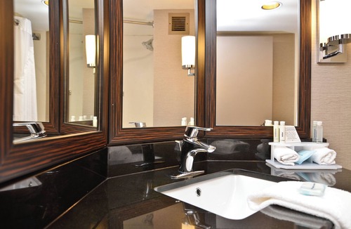 Burlington Hotel | Holiday Inn Express Burlington by IHG