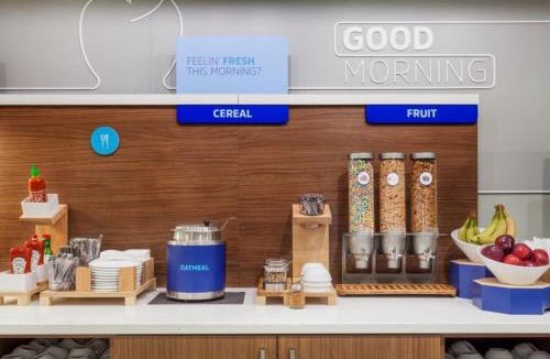 Twin Brook Hotel | Holiday Inn Express Chattanooga - Hamilton Place