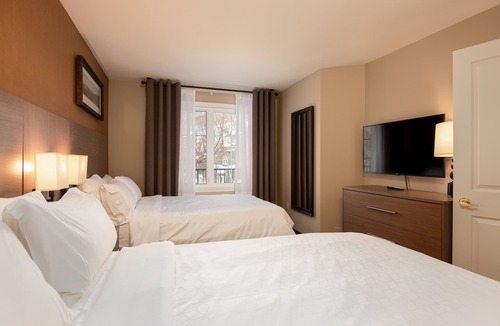 Mont-Tremblant Pedestrian Village Hotel | Holiday Inn Express and Suites Tremblant by IHG