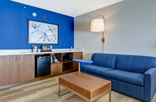 Unionville Hotel | Holiday Inn Express Hotel & Suites Toronto - Markham by IHG