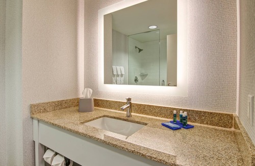 Unionville Hotel | Holiday Inn Express Hotel & Suites Toronto - Markham by IHG